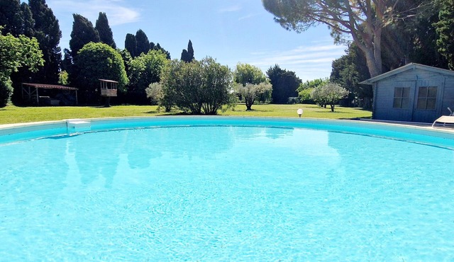 Mas Avec Piscine Proche Avignon et Saint Rémy de Provence