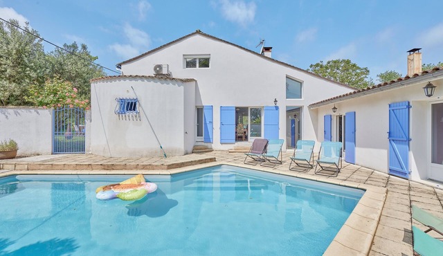 Mas Blanc Monfaucon - Grande maison avec piscine