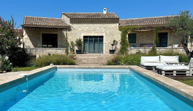 Mas Bohème with heated pool in Drôme provençale