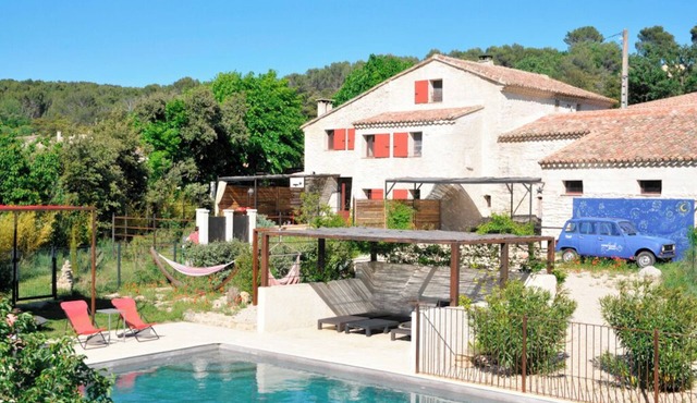 Mas Boho - eclectic 16th century style with pool and near a river