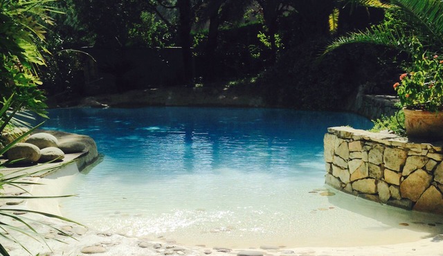 Mas charme 6 pers écrin verdure piscine cascade Grasse bl prestations