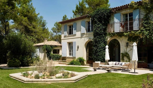 Mas de L'Olivette - Five Bedroom Villa, Sleeps 10