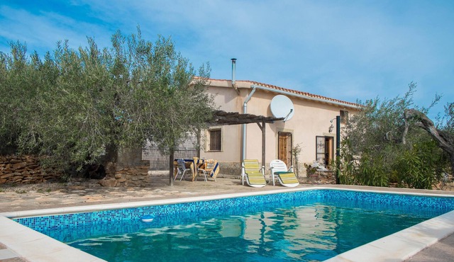 Mas de Ballaruga with pool in an environment of peace and quiet