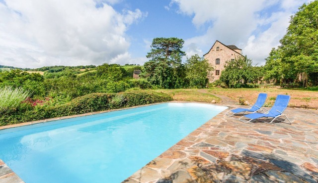 Mas De Beauce - Four Bedroom Villa, Sleeps 8