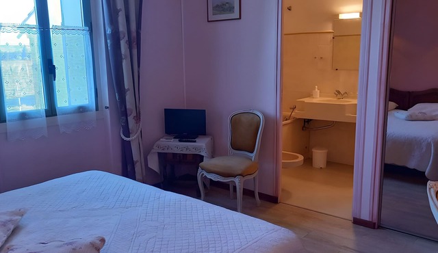 Mas de Bouvau: Room 3 Rosa, Wi-Fi and Air Conditioning