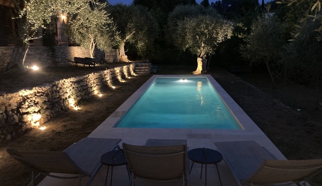 Mas de Charme au Milieu des Oliviers