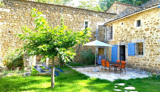 Mas de Court - detached house for 4 people, ideal for families