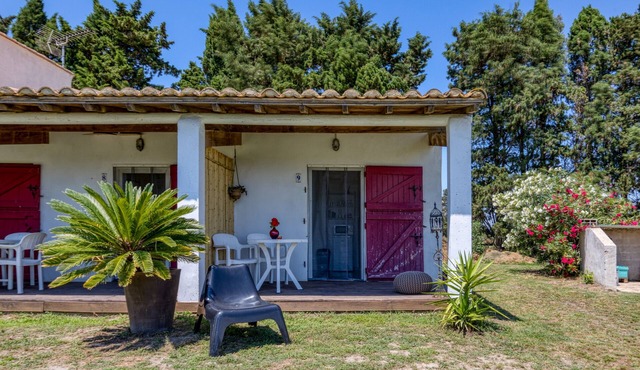 'Mas des Cypres - Mazet 9' with Private Terrace, Shared Garden and Wi-Fi