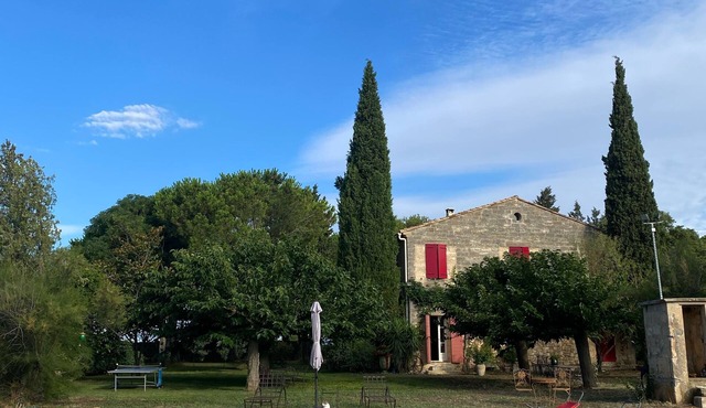 Mas de Petite Camargue between vineyards and ponds