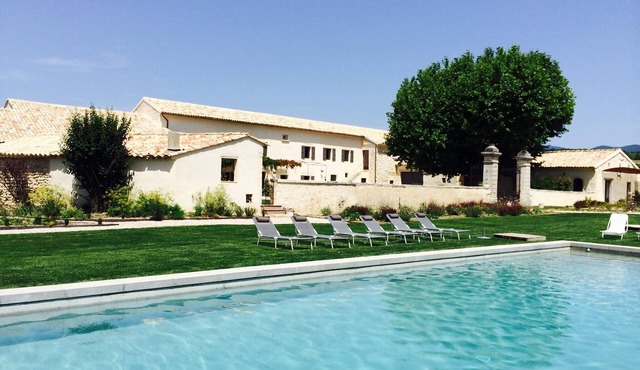 Mas de St Chétin, an authentic place which welcomes companies, friends, families.