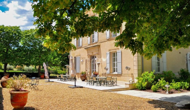 Mas Des Cerises - Eight Bedroom Villa, Sleeps 15