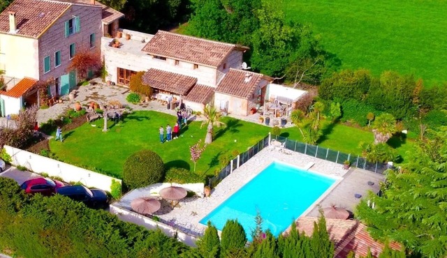 Mas Des Fleurs - Heated pool - Child friendly gardens - Beach 10mins