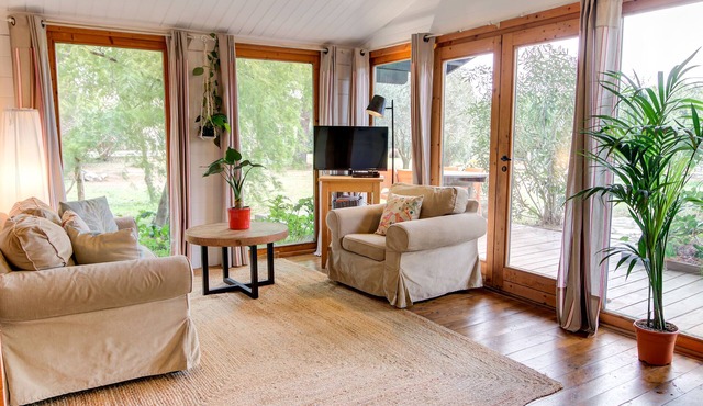 Mas Des Fleurs - Heated pool - Child friendly gardens - Beach 10mins