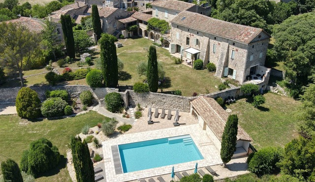 Mas Des Trois Citernes - Fully renovated gîte with private pool (14 pers.)