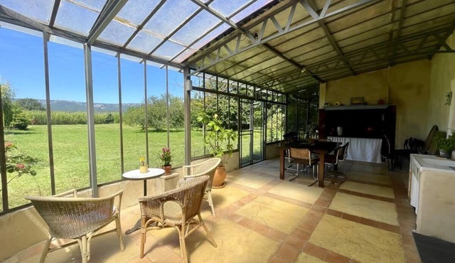 Mas du Câprier facing Luberon