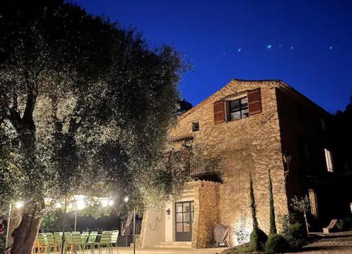 Mas du Nineteeneme Siècle, Le Mas du puits