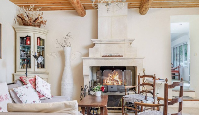 Mas du Rocher | Pool, Petanque & Fireplace