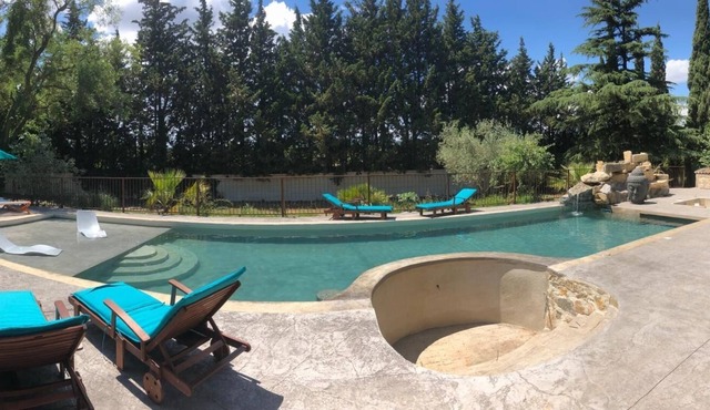 Mas Emeraud, Ledenon, Nimes, Gard bridge, Avignon, PROVENCE