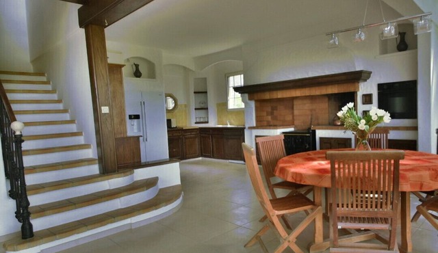 MAS EN CAMARGUE WITH SWIMMING POOL AND JACUZZI