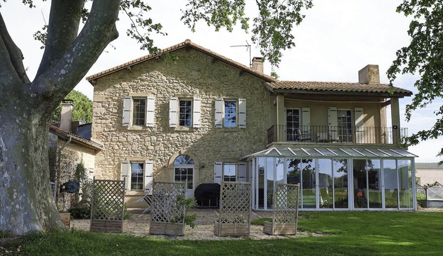 MAS EN CAMARGUE WITH SWIMMING POOL AND JACUZZI