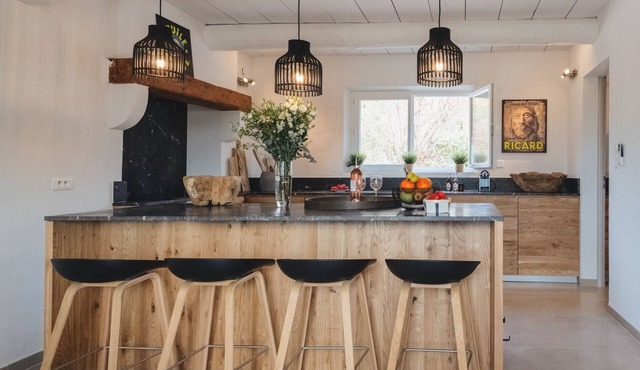 Mas en Pierre au Calme au Coeur des Alpilles