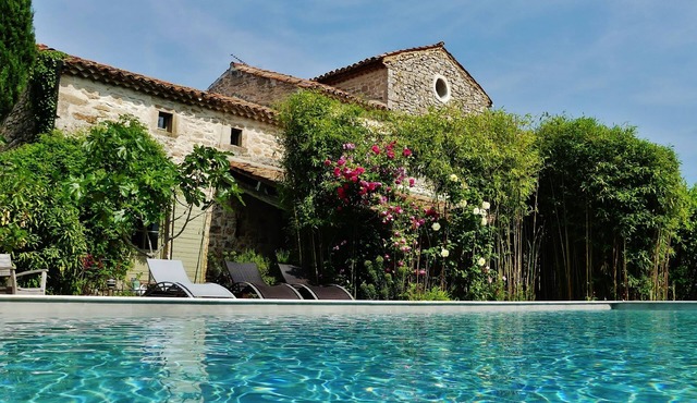 Mas Escombelle - Charming rooms & yurts in the heart of nature