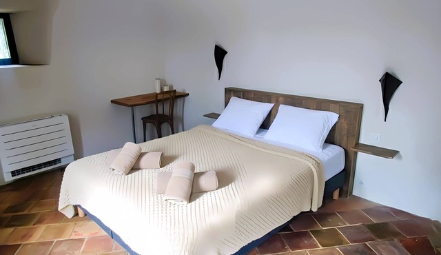 Mas Estrela: Lo Nis, an intimate B&B with mountain views