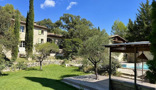 Mas Familial Face au Pic Saint Loup Avec Piscine Chauffée et Jacuzzi Extérieur