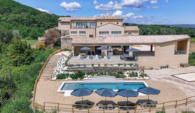 Mas Provençal Entre Vignes et Bois, un Écrin de Tranquilité