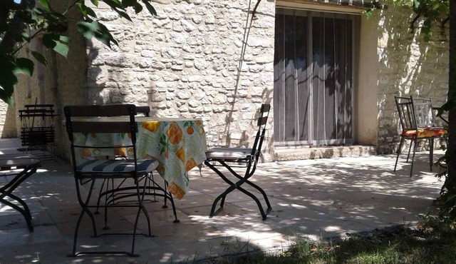 Mas provençal with swimming pool in the countryside at St Michel l'observatoire