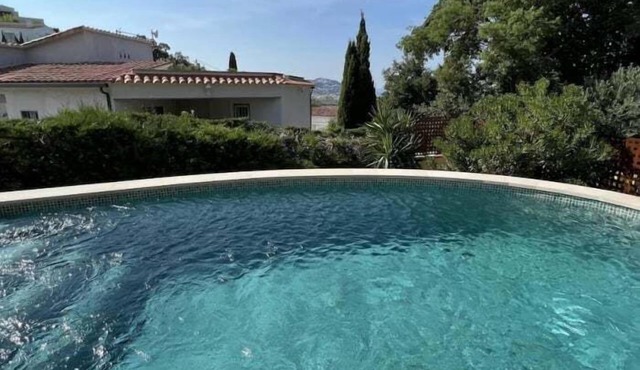 Mas Fumats house with pool, terrace and garage AV 49