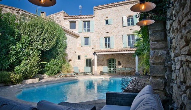 MAS in stone swimming pool typical village close Uzes/Pont du Gard