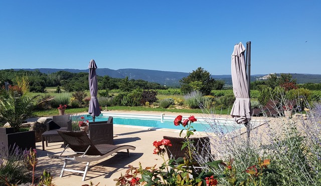 Mas in the heart of the Luberon in the town of Bonnieux