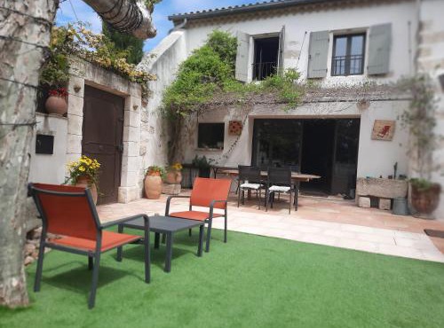 Mas" La Maison de mon Père " Proche AVIGNON à PUJAUT