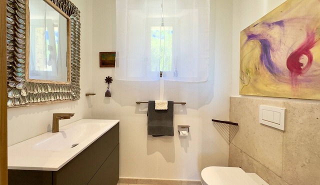 Mas La Rose Sauvage – Elegant Stone Villa with Panoramic Views near Gordes