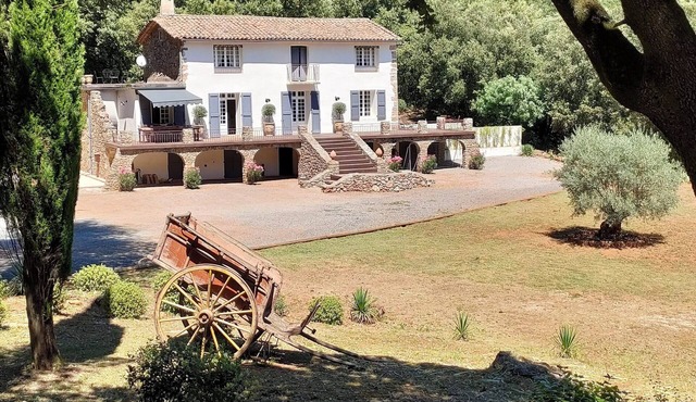 Mas la Solarie in the heart of the Cévennes with private access to the river for 10 people