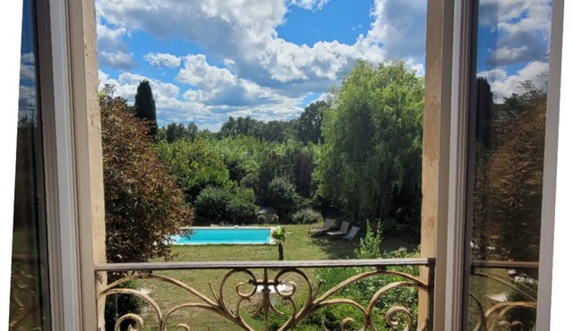 Mas Les Romarins, 10min from Uzès, large garden with pool for families & friends