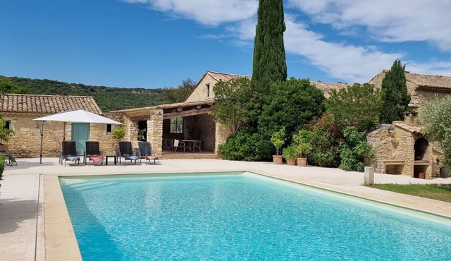 Mas Malbos with private pool, great views, near Uzès, Gard