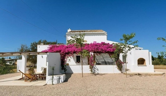Mas Midó century-old farmhouse in Deltebre