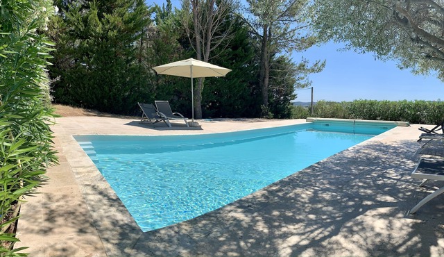 Mas Olivier in Pont-St-Esprit with swimming pool, 8 people and 4 bedrooms