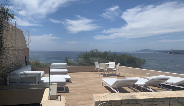 Mas provençal- 180° sea view with swimming pool