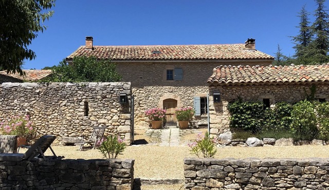 Mas Provençal en Luberon vue Exceptionnelle, Grande Piscine!
