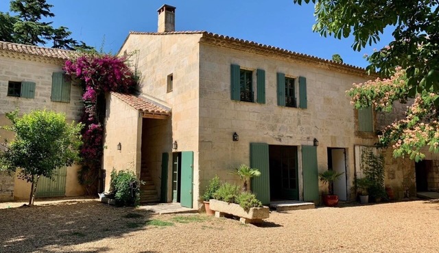 MAS PROVENCAL - GÎTE FOR RENT/12 TO 15 PERS./NEAR TGV station (2h45 PARIS)