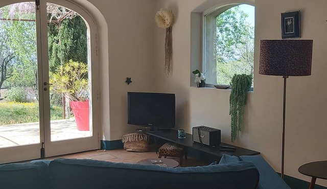 Mas Provençal near the typical village of Gémenos, 15km from the sea