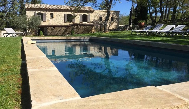 Mas provençal with swimming pool and outbuilding in Lacoste 5 bedrooms - 5 bathrooms