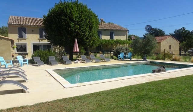 Mas Provençal with view on the Giant of Provence