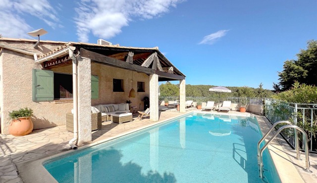 Mas sur la Colline – Luxury Villa with Panoramic Views & Private Pool in Flayosc