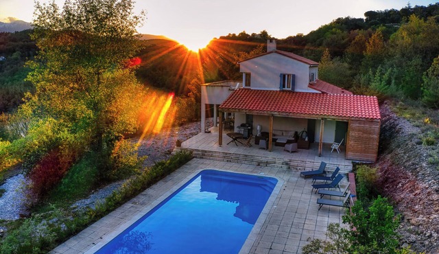MAS TESSA 15 min from Céret 4 bedrooms 8 persons 2 bathrooms