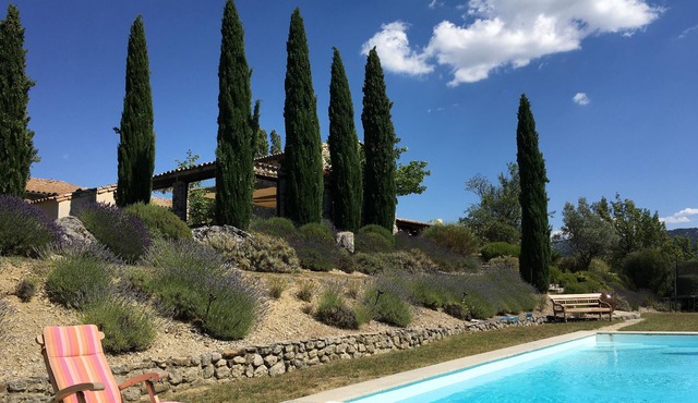 Mas with heated pool & private tennis court sleeps 14