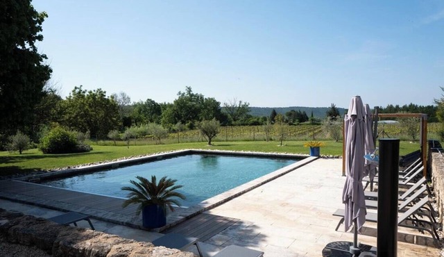 Mas with heated pool in Luberon